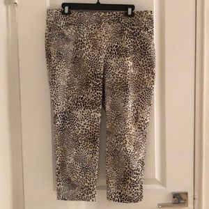 Chico’s cheetah print so slimming crop